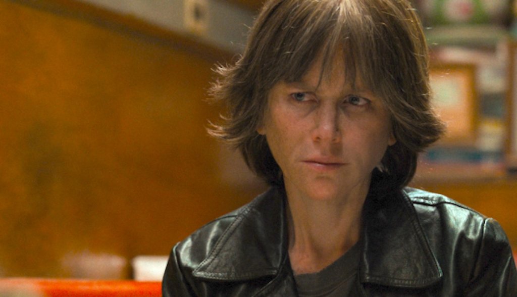 \"Destroyer\"
Освен \"Boy Erased\" Никол Кидман участва и в този трилър, в който претърпява невероятна физическа трансформация, за която би трябвало всички да й свалят шапка, включително и Академията. Ролята е тази на Ерин Бел, детектив от полицейски