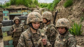Ескалацията на насилието между Армения и Азербайджан вече доведе до нови жертви - цивилни и военни