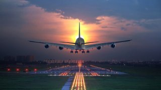 airline-landing-640x360