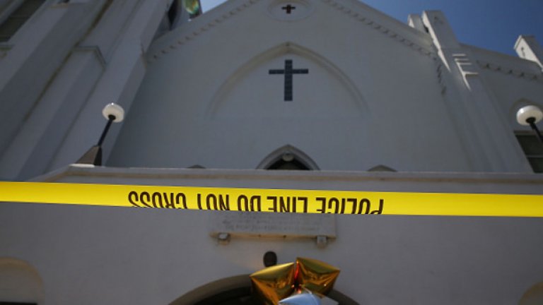 На 17 юни 21-годишният Дилън Руф влезе в църквата Еманюел и откри стрелба по посетителите й