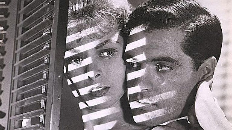 "Психо" (Psyho, Алфред Хичкок, 1960)
"Мисля, че Хичкок е много техничен. Има нещо в “Психо“, някои моменти... Това е един от най-интересните филми, защото той е трябвало да го направи по много бърз начин, с много примитивни средства. Хичкок е имал малко пари, а лентата говори много за него самия. При това по не особено добър начин. Той е напълно инфантилен и искам да разбера още - всъщност не искам да знам още – за неговото отношение към, или по-скоро, срещу жените..."