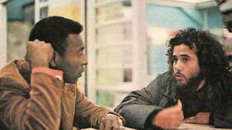 Дори и Пеле се оказва под наблюдение, да не би случайно да кривне наляво.