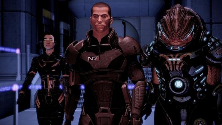 Mass Effect 2 (EA/BioWare)
Оригиналната космическа сага на BioWare постави солидно начало, но именно Mass Effect 2 е добър пример за това как продължението може да бъде изпипано, така че да отговаря на нуждите на всеки геймър. За хардкор играчите, които все още пазят сейвовете си от оригинала, е предвидена възможността да ги заредят в продължението, което развива историята според изборите на геймърите в първата част. 
Ако обаче не сте запознати с всички галактически интриги и деликатни завои, също може да се потопите в играта без проблем. Историята се развива интуитивно, а за по-любопитните е предвидена и виртуална енциклопедия, към която винаги може да се допитате.