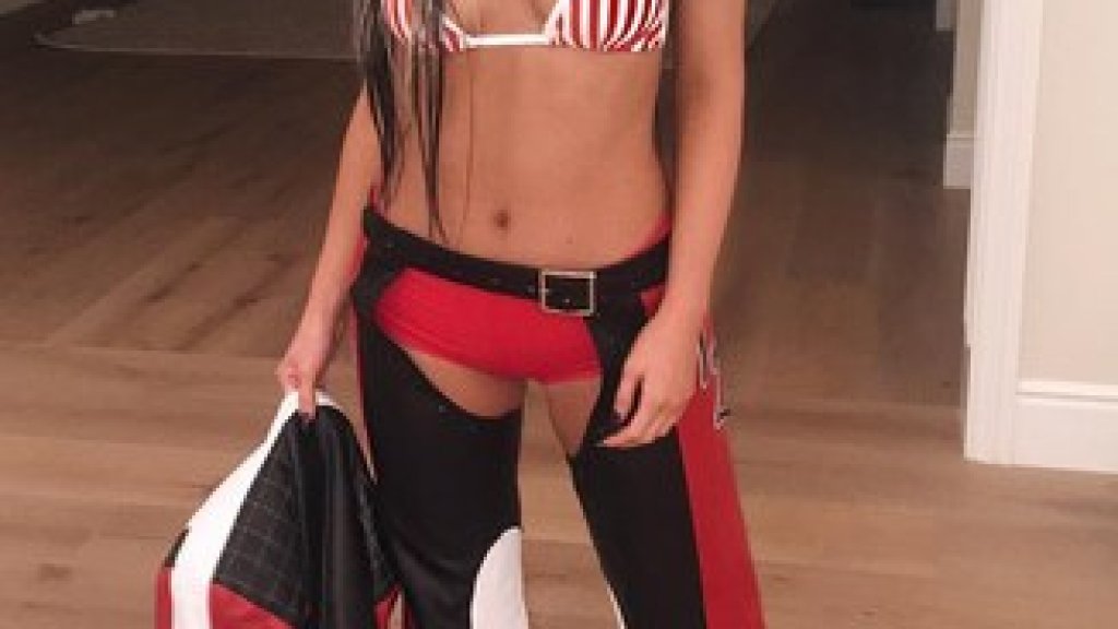 best-celebrity-halloween-costumes-2016-kylie