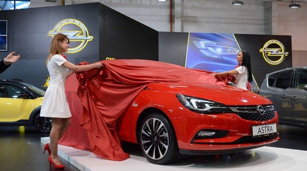 Новият Opel Astra излиза на българския пазар през ноември и е с до 200 килограма по-лек от предшественика си