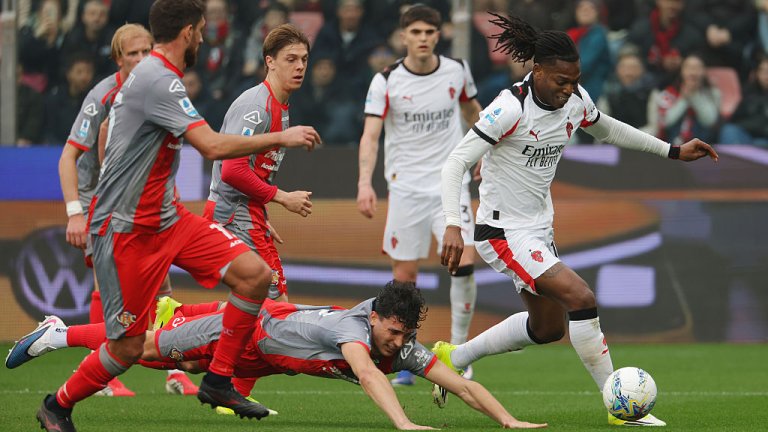 Милан се справи с Кремонезе в последните минути на мача