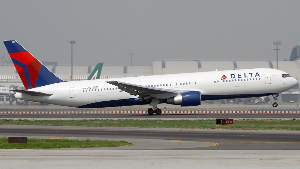 Delta_Air_Lines_Boeing_767-300ER_N183DN_PEK_2011-6-5