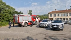 Четири големи пожара вилнеят в страната