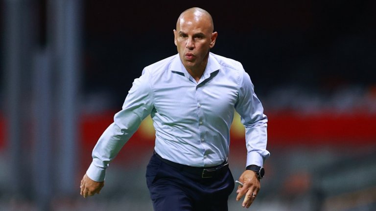 Новият треньор в Юнайтед: Съотборник на Стоичков, уволнен след 1:7 и с нулев опит в Европа