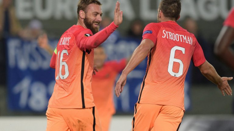 В 18-ата минута Де Роси донесе пълен обрат за „вълците“ и при резултат 1:2 завърши първото полувреме.