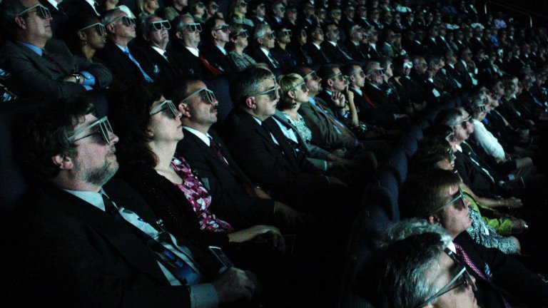 3D киното е по-скоро мъчение, но Холивуд продължава упорито да ни го пробутва.