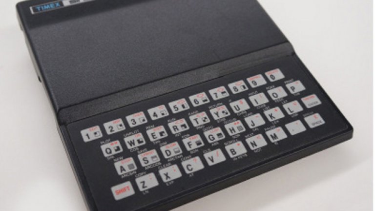 Без бутони
Традиционно клавиатурите изискват клавиши, но за един кратък период през 80-те мембранните клавиатури успяват да се наложат на пазара. Клавиатурата "без клавиши" е евтина и издръжлива на прах и вода. Редица от първите малки преносими компютри ги използват, най-вече заради цената (като този Sinclair 1000). Мембранните клавиатури продължават да се използват в редица устройства, но не и за въвеждане на текст.