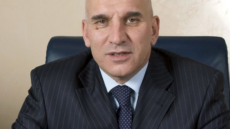 Не бива БНБ да се сдобие с репутация, подобна на митниците", казва Хампарцумян.