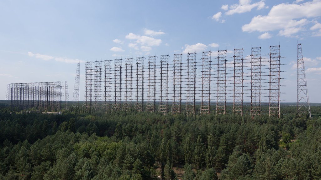 1280px-DUGA_Radar_Array_near_Chernobyl,_Ukraine_2014