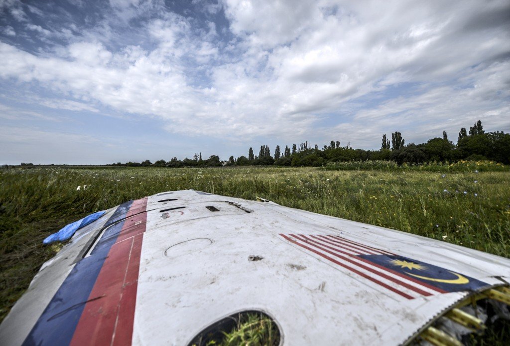 Wreckage at the MH17 crash