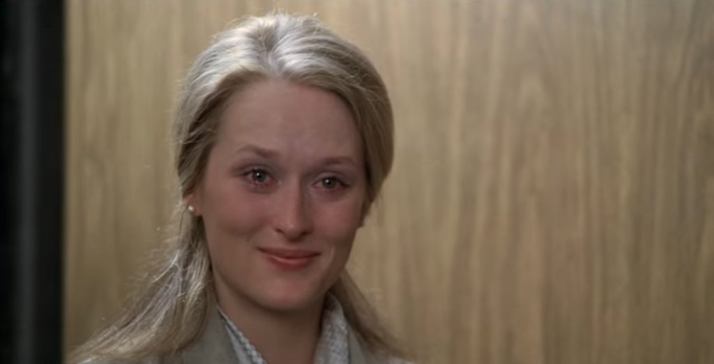 3. “Крамър срещу Крамър” 

Във филма Дъстин Хофман и Мерил Стрийп водя дело за попечителство. Режисьорът Робърт Бентън не харесва финалната сцена, която била заложена в сценария и затова написва своя. В крайна сметка обаче разговорът между Дъстин и 