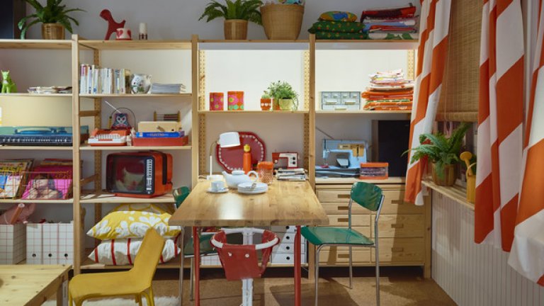 Днес компанията разполага с 373 магазина по целия свят