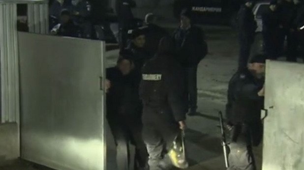 240 арестувани след безредиците в Харманли