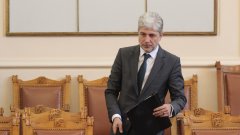 Той трябва да се съобрази с препоръките на главния прокурор Сотир Цацаров