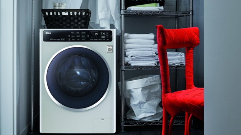 Пералнята LG F14U1JBS6  е с луксозна монохромна външност и може да превърне банята ви в една от най-стилните стаи у дома
