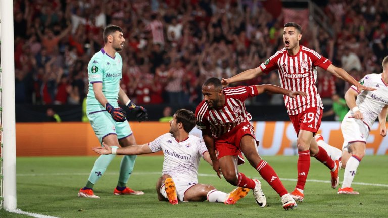 Олимпиакос покори Лигата на конференциите и написа история в гръцкия футбол