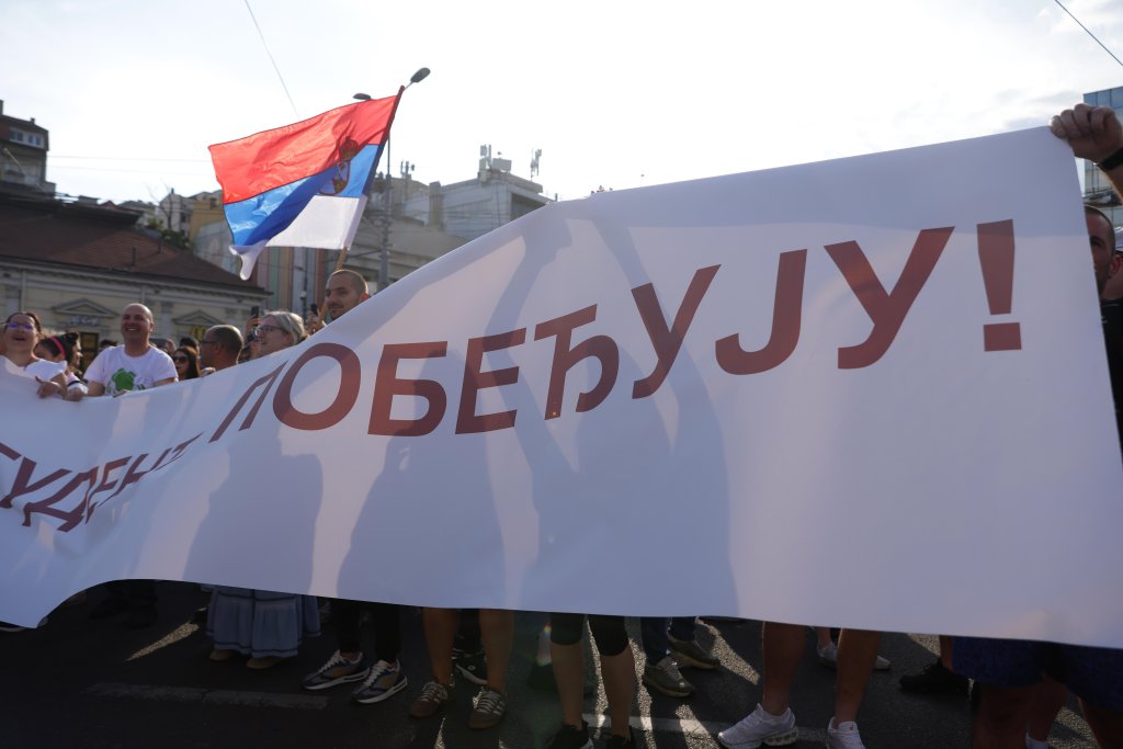 Масови протести в Белград: Демонстрантите искат нови избори