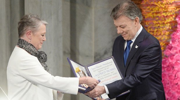 Колумбийският президент Мануел Сантос получава Нобела за мир