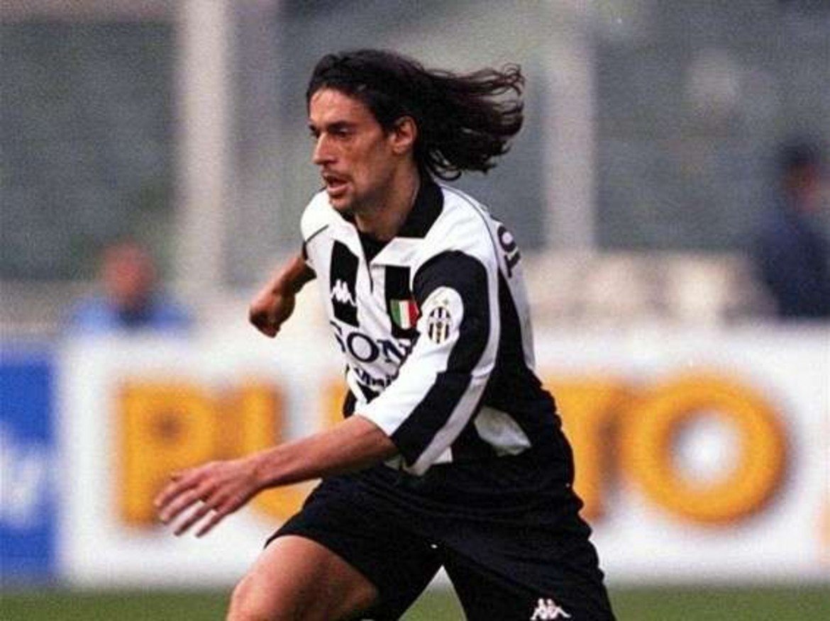 Морено Торичели (1992–1998)
Не блестеше технически, но притежаваше огромно сърце и вършеше невероятна работа. Напусна Юве през 1998-а и отиде във Фиорентина. За кратко беше треньор в ниските дивизии.