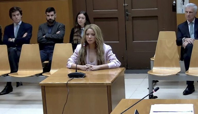 Колумбийската певица предпочете да приеме сделката на прокуратурата, вместо да остави решението в ръцете на съда.