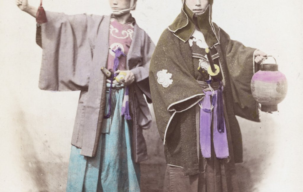 Двама самураи, облечени като пожарникари. Около 1865 година 
Снимка: Felice Beato/Hulton Archive/Getty Images