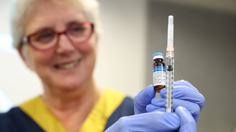 Американският имунолог д-р Антъни Фаучи определи новините около ваксината като "много обнадеждаващи"