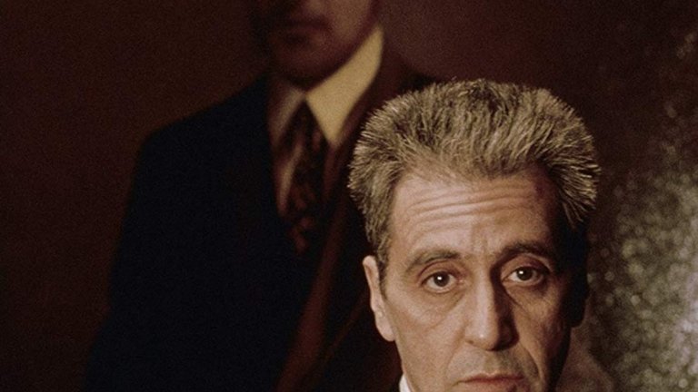 "Кръстникът 3" като вражда между Корлеоне и Том Хейгън 
Третата част на "Кръстникът" е изключително спорна и предизвиква много дебати дали се налага култовите филми да бъдат продължавани. Първоначалната идея обаче звучи интригуващо. 
Тя включва Майкъл Корлеоне, който отива на война с доведения си брат и съветник Том Хейгън, а там отношенията им претърпяват изключителен обрат. Само че заради споровете между Робърт Дювал, който играе Хейгън, и Франсис Форд Копола сценарият е пренаписан.