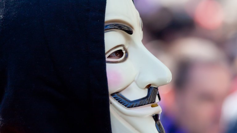 Досега хакери от "Анонимните" успяха да пробият базата данни на руското министерство на отбраната, заедно с мрежите на руски държавни медии.