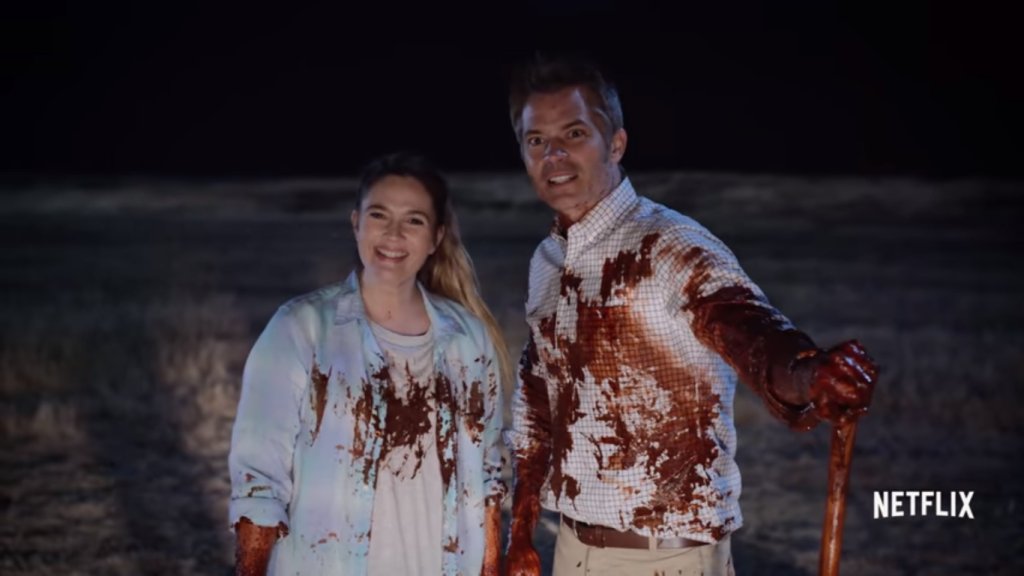 \"Santa Clarita Diet\" 
Дрю Баримор от скоро е зомби и заедно със съпруга си Тимоти Олифант трябва да убиват хора, за да може тя да се храни.  Изключително забавен сериал!