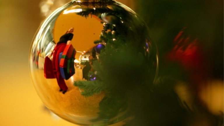 Нека не редуцираме тази традиция до скучна шопинг операция, лишена от въображение. Ако все още не сте раздали коледните подаръци, то ето няколко идеи: