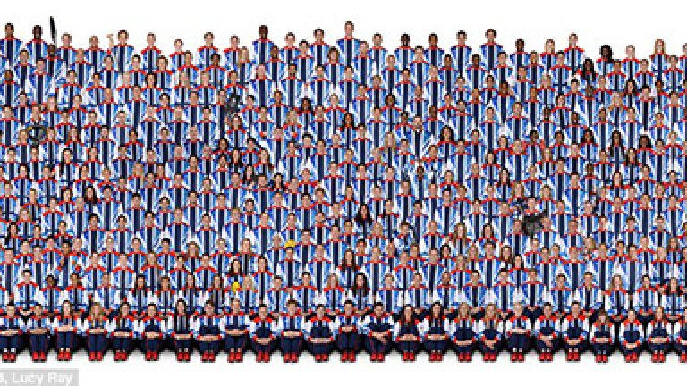 Анди събра всичките 541 олимпийски атлети на Великобритания за феноменална снимка по време на подготовката на спортистите в Лоубъро 
