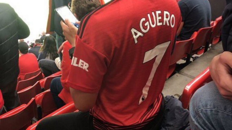 Не само Агуеро, но и с №7!