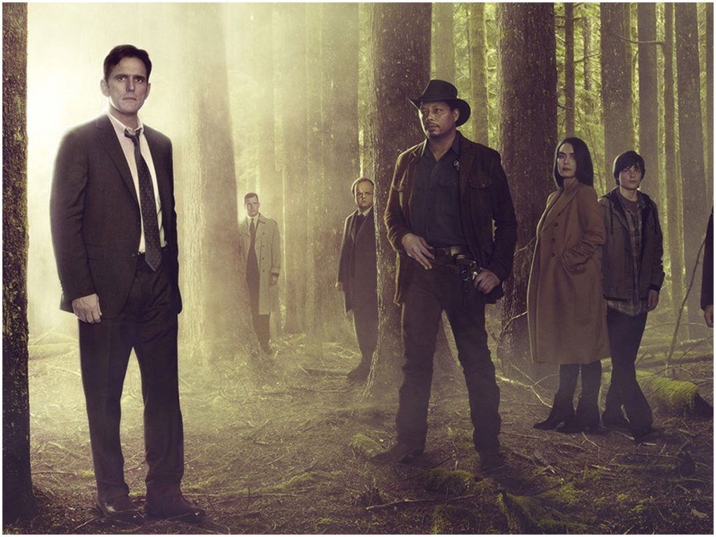 Wayward Pines/ Уейуърд Пайнс

Създаден по книгите на Блейк Крауч, този сериал потапя зрителя в един объркан град, в който нищо не е такова, каквото изглежда. Ако на пръв поглед леко напомня за „Туин Пийкс”, то на втори – това е невероятна антиутопия