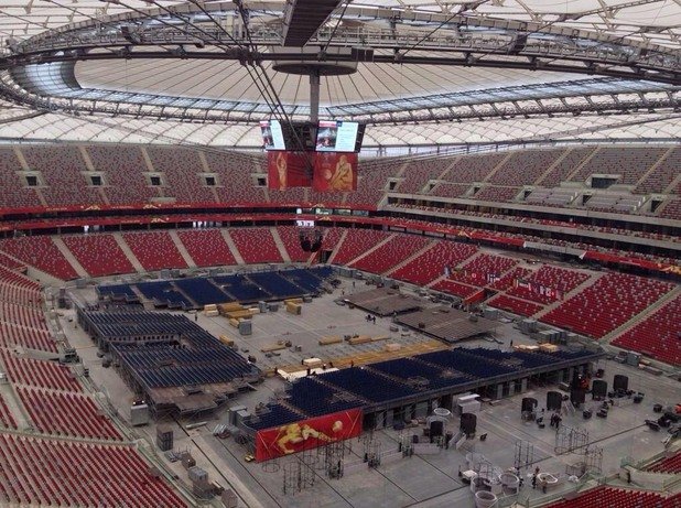 Стадионът във Варшава за 62 000 зрители е подготвян за откриването на волейболното световно. Това е и една от атракциите на първенството.