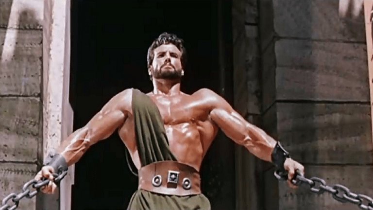 Актьорите, които наляха масивна мускулатура, много преди това да стане мейнстрийм. Например Стив Рийвс в "Херкулес".