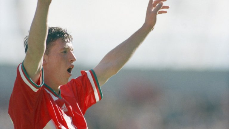 28 август 1994 г.
Ливърпул - Арсенал 3:0.
Във втория кръг от сезона едно 19-годишно хлапе съсипва най-добрата защита в Англия (и актуална на националния тим) с три гола за 4 минути и 33 секунди. В 26-ата минута Роби Фаулър открива резултата, в 29-ата удвоява, а в 31-вата вкарва третия си гол. Постижението бе считано за вечно, но преди година Саидо Мане от Саутхемптън го подобри в мач срещу Астън Вила.