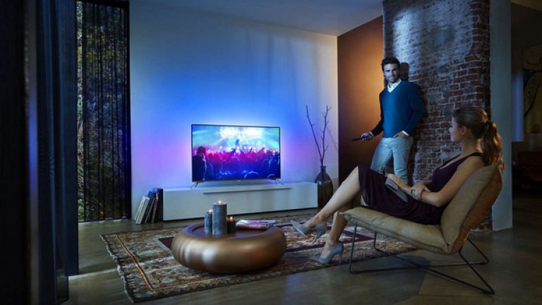 Philips 7000 series
Ултратънък 4K телевизор,
работещ с Android TV™,
с 3-странен Ambilight и
Pixel Precise Ultra HD
123 см (49")