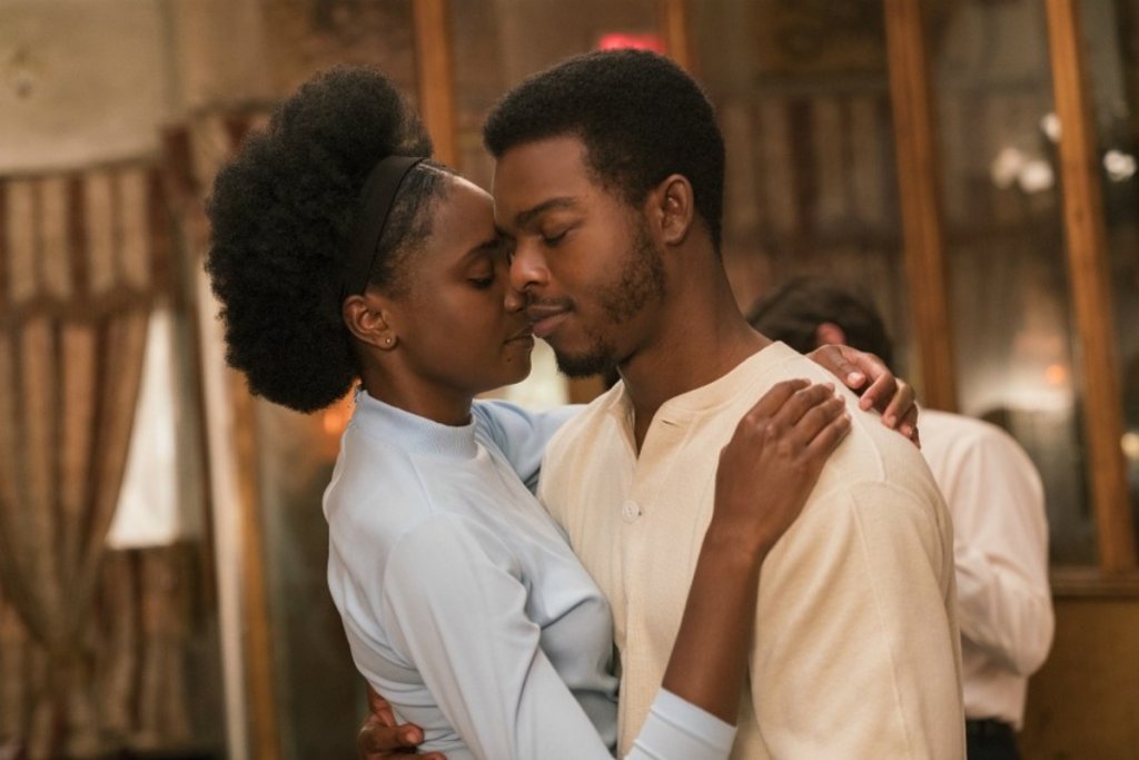 \"If Beale Street Could Talk\"
След спорния, по наше мнение, \"Get Out\" Бари Дженкинс ни представя историята  на млада двойка, която очаква дете и междувременно е обвинявана в редица неща. Един от акцентите в него е сблъсъкът между младите хора 