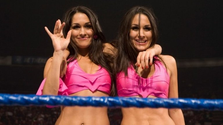 Близначките Бела
Ники и Бри са сред най-атрактивните диви на WWE.