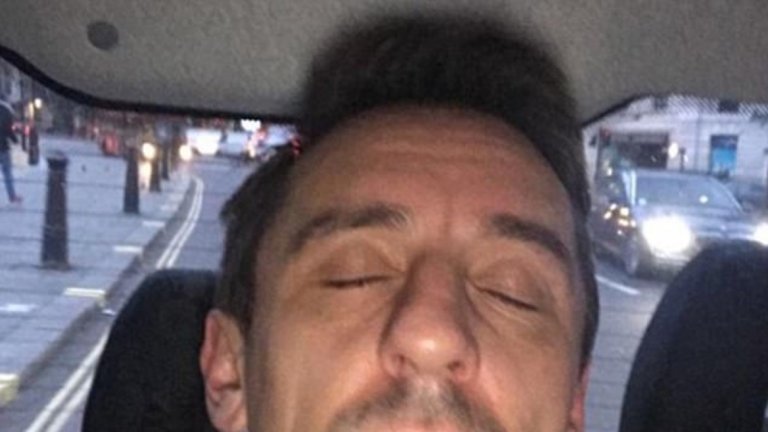 Клас`92 отпразнува развода на Гигс. Големият Невил прекали