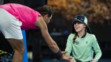 Ваксини, целувки, лесбийки и пожари: 5 момента, които белязаха Australian Open завинаги