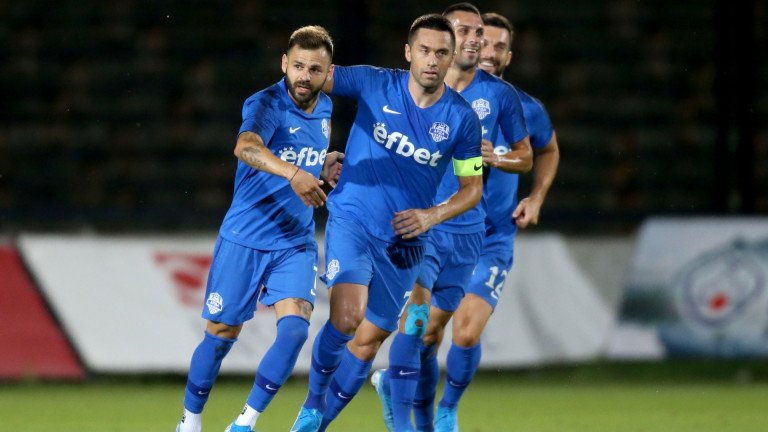 Нули в първия полуфинал за Купата