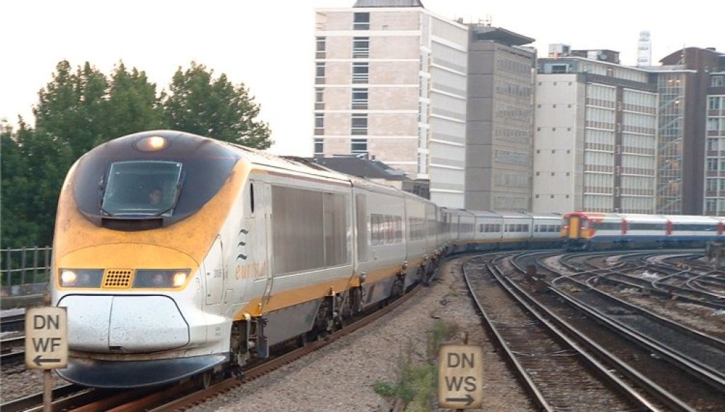 Eurostar_at_Vauxhall