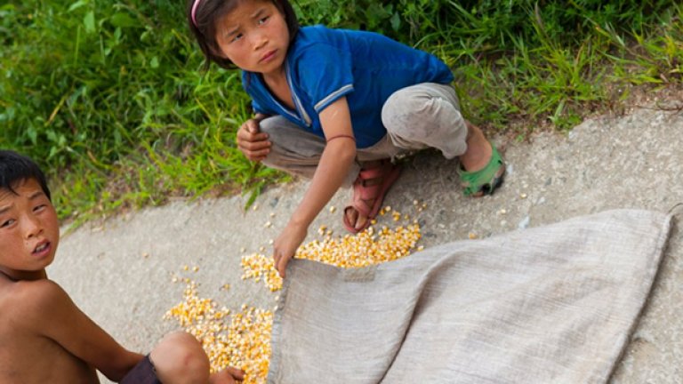 Северна Корея: Когато маските паднат