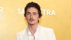 Актьорът е подложен на постоянни атаки